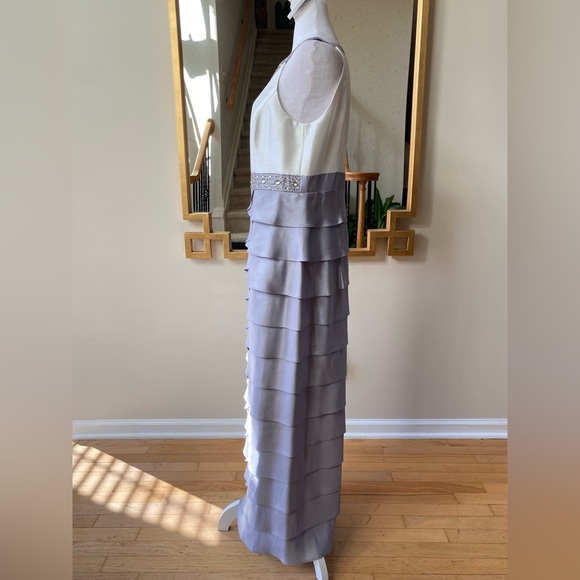 Jessica Howard Dillard’s Beaded Tiered Empire Waist Silver Formal Gown sz 12 - Picture 5 of 16